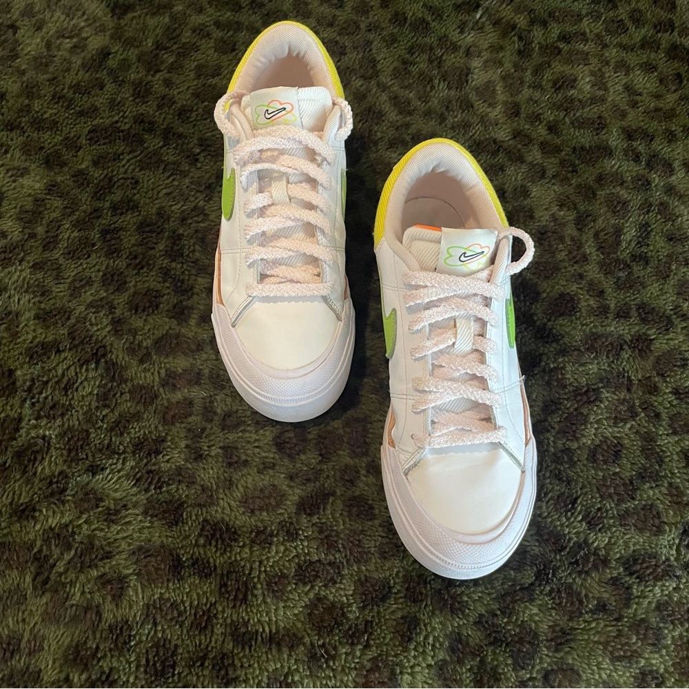 Womens Court Legacy Lift Sneaker - Picture 10 of 15